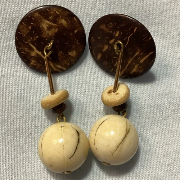 Dangle Earrings Bohemian Brown & Cream Wooden Button Style Vintage - Picture 6 of 10